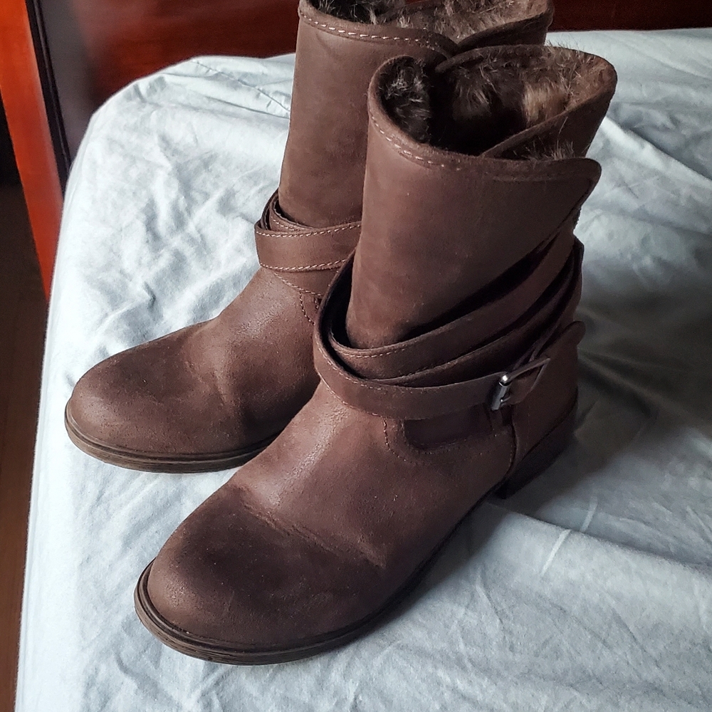 Brand New! Report boots